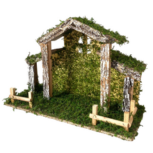 Cargar imagen en el visor de la galería, Portal de Belén Artesanal de Madera y Musgo Natural (40x18x27 cm) – Pesebre Navideño Tradicional para Figuras de 10 cm (No Incluidas)