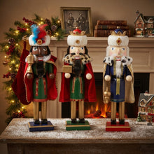 Cargar imagen en el visor de la galería, Conjunto de 3 Figuras de los Reyes Magos Cascanueces de Madera - Adorno Tradicional para Navidad y Día de Reyes