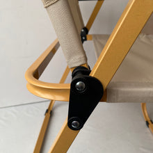 Cargar imagen en el visor de la galería, Silla de playa plegable con reposabrazos de Madera Cayo ancho de exteriores