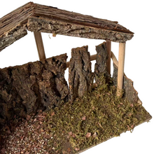 Cargar imagen en el visor de la galería, Casa Portal Madera con musgo para belén de un Nacimiento navidad diseño realista
