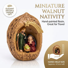Cargar imagen en el visor de la galería, Pack 2 Mini Portales de Belén en Cáscara de Nuez (5x7 cm) – Nacimiento Navideño Miniatura Decorativo – Adorno Artesanal Sagrada Familia