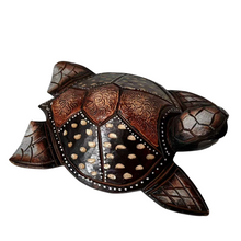 Cargar imagen en el visor de la galería, Figura Tortuga de Madera Marrón hecho a mano Para pared o mesa decoración del hogar