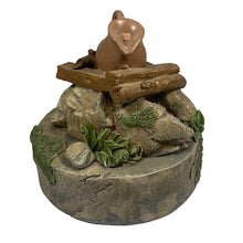 Cargar imagen en el visor de la galería, Horno Con Luz LED Intermitente belén 6 Modelos Pesebre Figuras de Para Decoracion de Navidad, envío al azar (1 unidad)