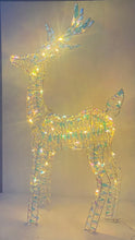 Cargar imagen en el visor de la galería, Figura Reno de Navidad de Metal con Luces LED Multicolor para Interior - Decoración Navideña