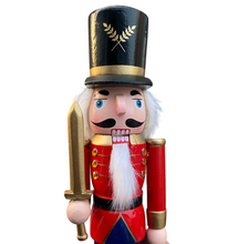 Cargar imagen en el visor de la galería, Cascanueces Soldado Verde / Rojo De Madera Navideño Figura Decorativa Para Decoracion de Navidad