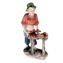 Cargar imagen en el visor de la galería, Figura de Belen de Oficios Trabajadores Resina 4 Piezas 8x3.5x13 cm aproximamente para decoracion de navidad