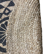 Cargar imagen en el visor de la galería, Alfombra redonda trenzada de 100% Yute natural de 4 diseños – Diámetro 90 cm