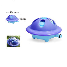 Cargar imagen en el visor de la galería, Aspersor de Riego Giratorio Infantil Diseño OVNI - Juguete de Agua para Jardín y Juegos de Verano (15cm x 10cm)