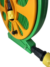 Cargar imagen en el visor de la galería, Manguera de Riesgo de Jardín con Soporte y Pistola Rociadora de 7 Funciones, Conectores de 1/2 y 3/4 Pulgadas, Manguera de Riego con Carrete Resistente Ligero y Potatíl 15 m