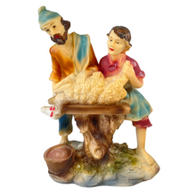 Cargar imagen en el visor de la galería, Escena Belen Matanza de oveja Resina para decoracion de navidad 7x11.5x15.5 cm