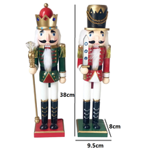 Cargar imagen en el visor de la galería, Cascanueces Soldado Verde / Rojo De Madera Navideño Figura Decorativa Para Decoracion de Navidad