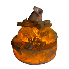 Cargar imagen en el visor de la galería, Horno Con Luz LED Intermitente belén 6 Modelos Pesebre Figuras de Para Decoracion de Navidad, envío al azar (1 unidad)