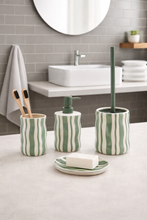 Cargar imagen en el visor de la galería, Set de Accesorios de Baño de Cerámica Rayada Verde Salvia – Disponible en Set Completo o Piezas Individuales