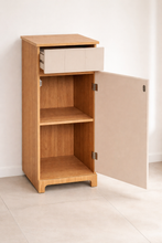 Cargar imagen en el visor de la galería, Mueble de Baño Rivoli 1 Puerta + 1 Cajón | Armario Bajo con Estante Interior | Acabado Lacado Liso + Roble | 83x38x30 cm