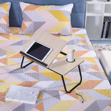 Cargar imagen en el visor de la galería, Mesita Multiuso Plegable de Madera – Escritorio Portátil para Cama o Sofá con Soporte Ajustable, Portavasos y Patas Plegables (55x32,5x25 cm)