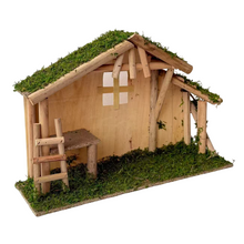Cargar imagen en el visor de la galería, Casa Portal de Belén de Madera con Ventana y Musgo para Belén de un Nacimiento Navidad Diseño Realista 45x13.5x30 cm