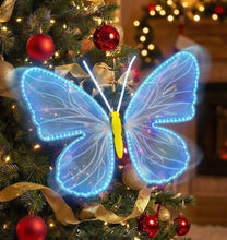 Cargar imagen en el visor de la galería, Adorno Navideño Mariposa Luminosa LED Multicolor y Alas en Movimiento para Árbol de Navidad