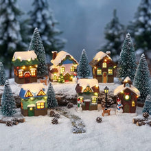 Cargar imagen en el visor de la galería, Set de 6 Casitas de Navidad con Luz LED 6.5x5x8 cm - Pueblo Navideño Decorativo