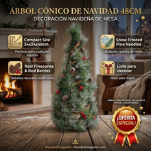 Cargar imagen en el visor de la galería, Árbol de Navidad Cónico de Mesa con Efecto Nieve y Piñas Naturales (24x24x48 cm) - Mini Pino Decorativo con Bayas Rojas y Adornos Rústicos para Hogar y Oficina