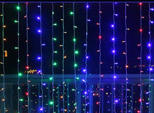 Cargar imagen en el visor de la galería, Cortina de Luces LED de Navidad – 100 / 200 / 300 LED – 8 Funciones – Cable Transparente – IP44 Interior y Exterior