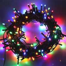 Cargar imagen en el visor de la galería, Guirnalda de Luces LED para Navidad de cable Verde - 8 funciones; Ideal para decorar árboles tanto en interiores como exteriores