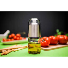 Cargar imagen en el visor de la galería, Aceitera con Pulverizador de aceite 150 ml, Botella Aceitera de spray a Presión, Dispensador de Aceite Hecho de vidrio, polipropileno y acero inoxidable, Diseño práctico, moderno y resistente