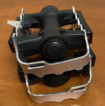 Cargar imagen en el visor de la galería, Par Pedales De Bicicleta AlUminio plástico BCCN Reflectantes Anti deslizante