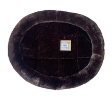 Cargar imagen en el visor de la galería, Cojín Cama Ovalado Para Perro Gato Mascotas Beige o Marrón 52x43cm