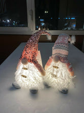 Cargar imagen en el visor de la galería, Muñeco de Gnomo de Navidad con luz LED de felpa sin rostro figura enana de elfo