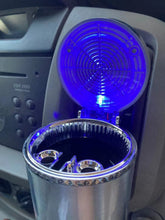 Cargar imagen en el visor de la galería, Cenicero de luz LED con Tapas para coche soporte Universal pila incluida