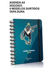 Cargar imagen en el visor de la galería, Agenda escolar paginas diarias diario dia A5 tapa dura 2022 2023 con pegatina