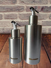 Cargar imagen en el visor de la galería, ACEITERA VINAGRERA ANTIGOTEO CON TAPON, ACERO INOX 250ml, 550 ml