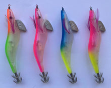 Cargar imagen en el visor de la galería, SEÑUELOS CAMARON DE PLASTICO CON LUZ JIG PARA PESCAR SEPIA CARAMAR PULPO