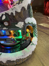 Cargar imagen en el visor de la galería, Escena Poblado de Navidad Villaje inflado en 3 niveles con música y movimiento