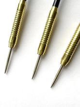 Cargar imagen en el visor de la galería, 12 Dardos de Metal con Patrón de Bandera de estados unidos y GB