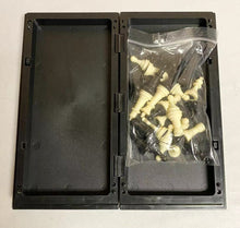 Cargar imagen en el visor de la galería, AJEDREZ MAGENETICO PLASTICO MEDIANO 25*25CM