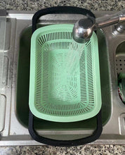 Cargar imagen en el visor de la galería, Escurridor Plástico Rectangular Con Asas Extensible Para Limpiar Alimentos