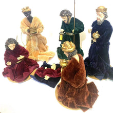 Cargar imagen en el visor de la galería, Nacimiento tela resina 6 piezas 12 cm figurad natividad pesebre de Navidad belen