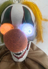 Cargar imagen en el visor de la galería, Maxia Fiesta - Colgante Payaso Con Luz 180 x 65 cm Decoración Halloween