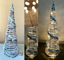 Cargar imagen en el visor de la galería, Cono de Navidad árbo,decorado Xmas espumillon con 15 luces LED cálida 60 cm