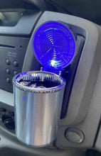 Cargar imagen en el visor de la galería, Cenicero de luz LED con Tapas para coche soporte Universal pila incluida