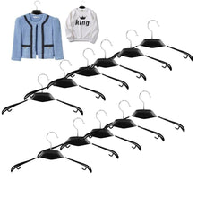 Cargar imagen en el visor de la galería, Perchas de ropa negras metalica con caucho para chaquetas 41 cm largo