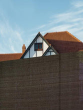 Cargar imagen en el visor de la galería, Malla Ocultacion Jardin Rafia De Poliamida Encubrimiento 80% Sombreo 95% marron