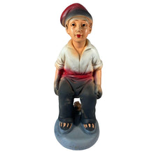 Cargar imagen en el visor de la galería, Figura Pastor Cagando Resina Pesebre Belén Decoración de Navidad