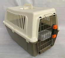Cargar imagen en el visor de la galería, Transportin Plástico Con un Bebedero para mascota perro gato 53 X 34 X 37 CM Portarejilla Metálica Para Viaje