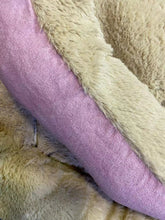 Cargar imagen en el visor de la galería, COJIN REDONDO PARA PERRO LUJO 3 C0LORES Ø54 CM H9 CM