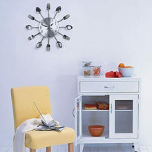 Cargar imagen en el visor de la galería, Reloj de pared cocina estilo cubiertos cuchillos y tenedor 37 cm color plateado