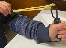Cargar imagen en el visor de la galería, Tirachinas con apollabrazo, Metal y platico, para Pesca, caza, deportes, etc.