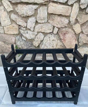 Cargar imagen en el visor de la galería, Botellero Negro Apilable de Plástico (60 cm x 25 cm x 13,5 cm) - 1 pieza