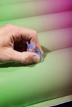 Cargar imagen en el visor de la galería, Colchoneta Hinchable Arcoiris Colorido 183x69 cm